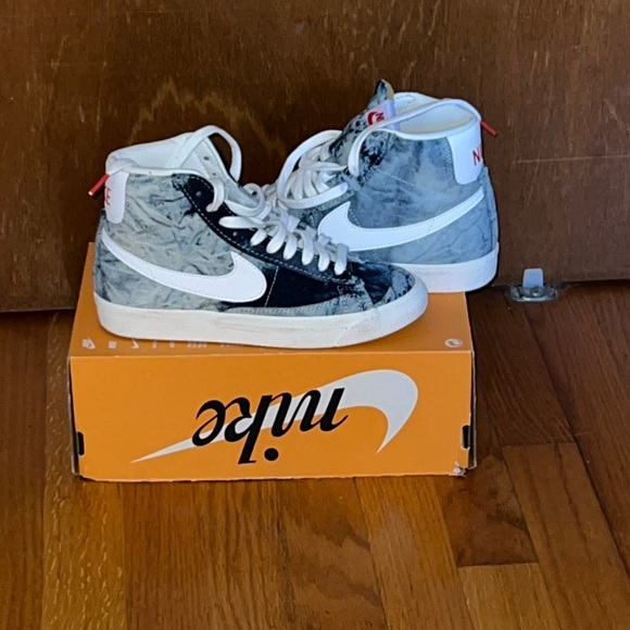 Nike Shoes - 5.5 W Blazer Mid ‘77